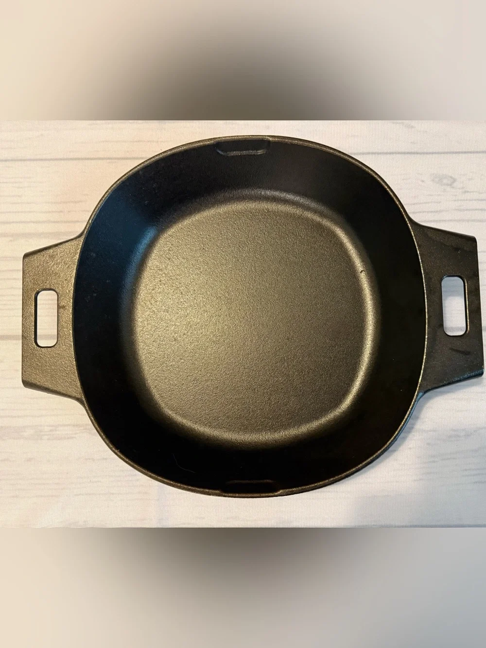 The Pampered Chef Black Cast Iron Fry Pan Skillet with Side Handles 10”